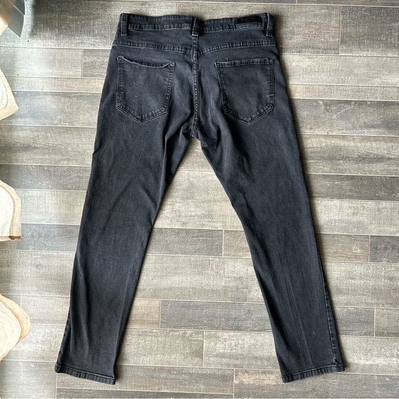 Kenneth Cole Slim Fit Faded black Denim jeans 32x30 Skinny Men’s grunge casual - Picture 2 of 6